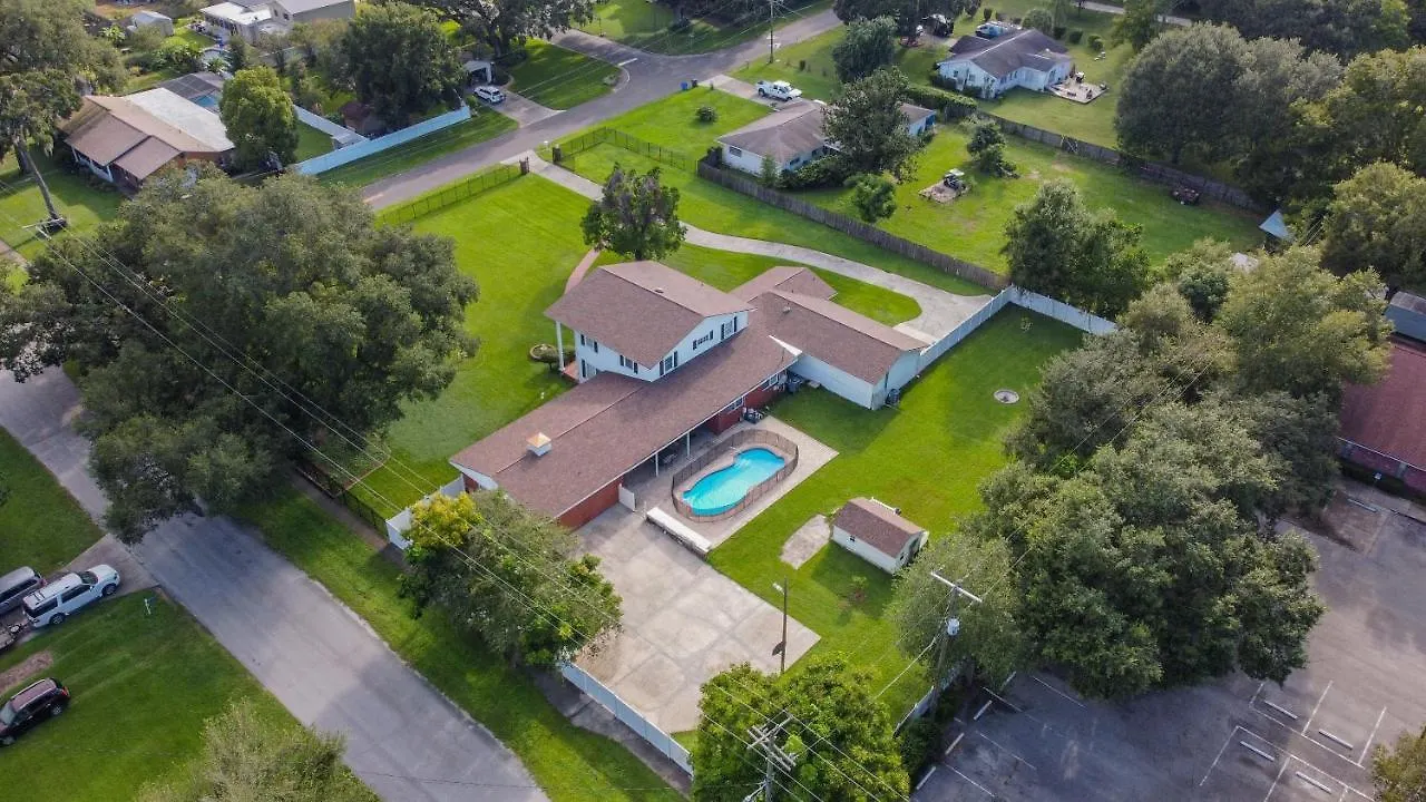 A Large Tropical Estate With 2 Acres Of Space Home Tampa Ferienhaus