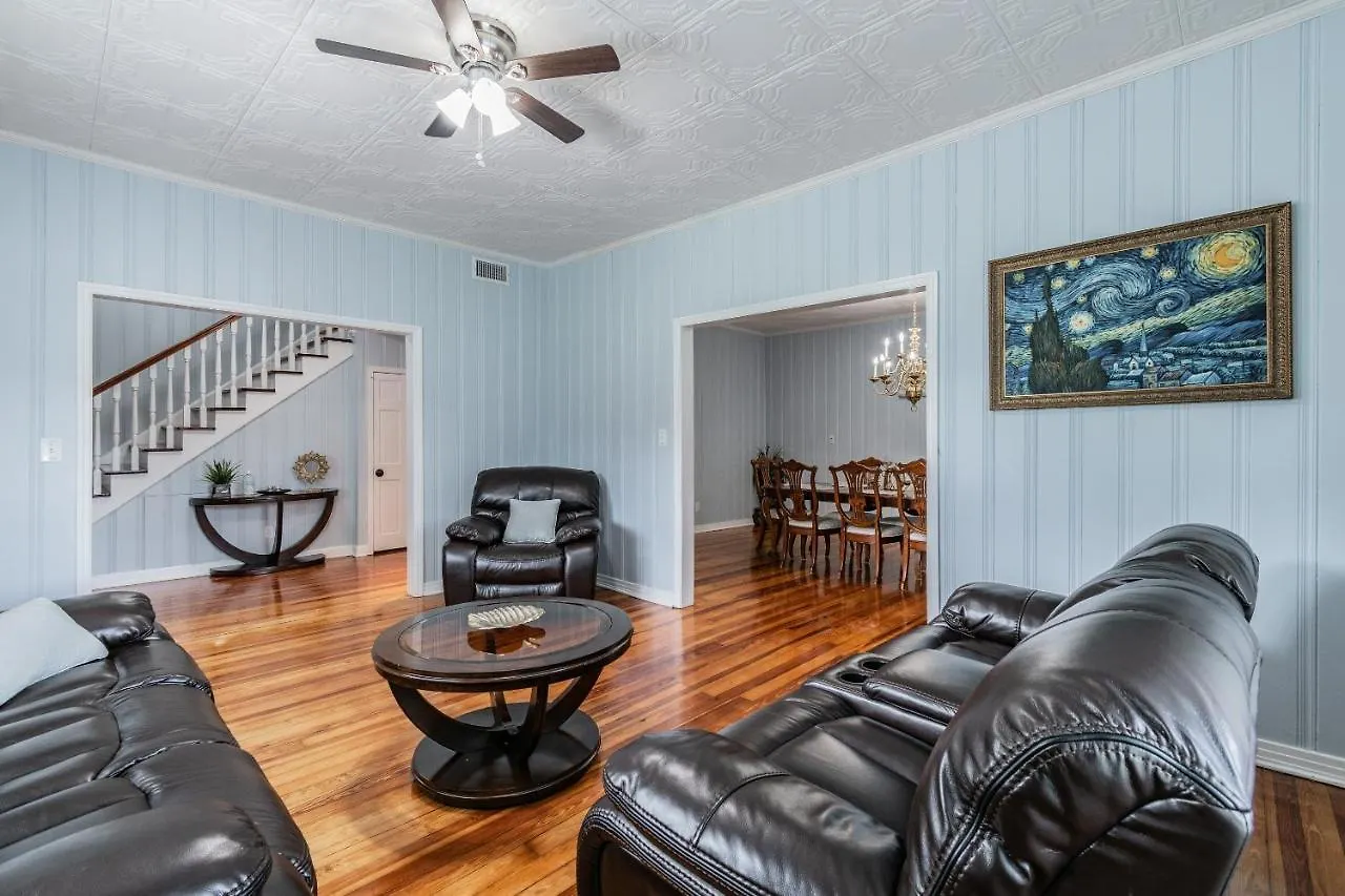 A Large Tropical Estate With 2 Acres Of Space Home Tampa